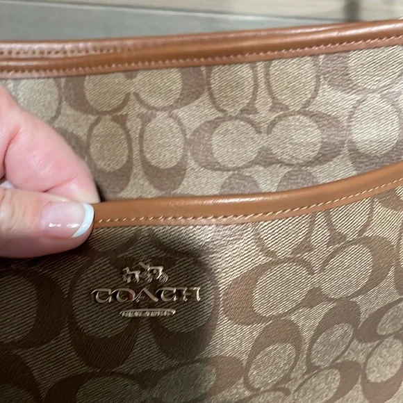 Coach Crossbody - Picture 6 of 6